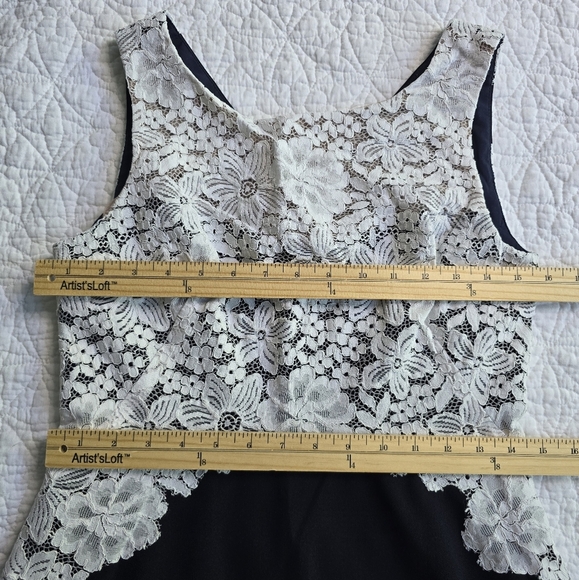 Lauren Ralph Lauren White Navy Lace Overlay Sleeveless Crepe Dress Size 4 - Picture 14 of 14